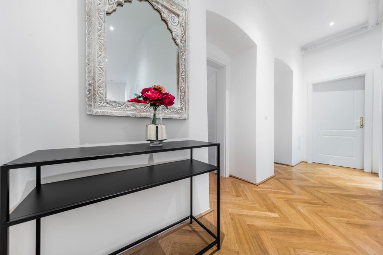 Smile Apartments Doebling Vienna Exterior photo